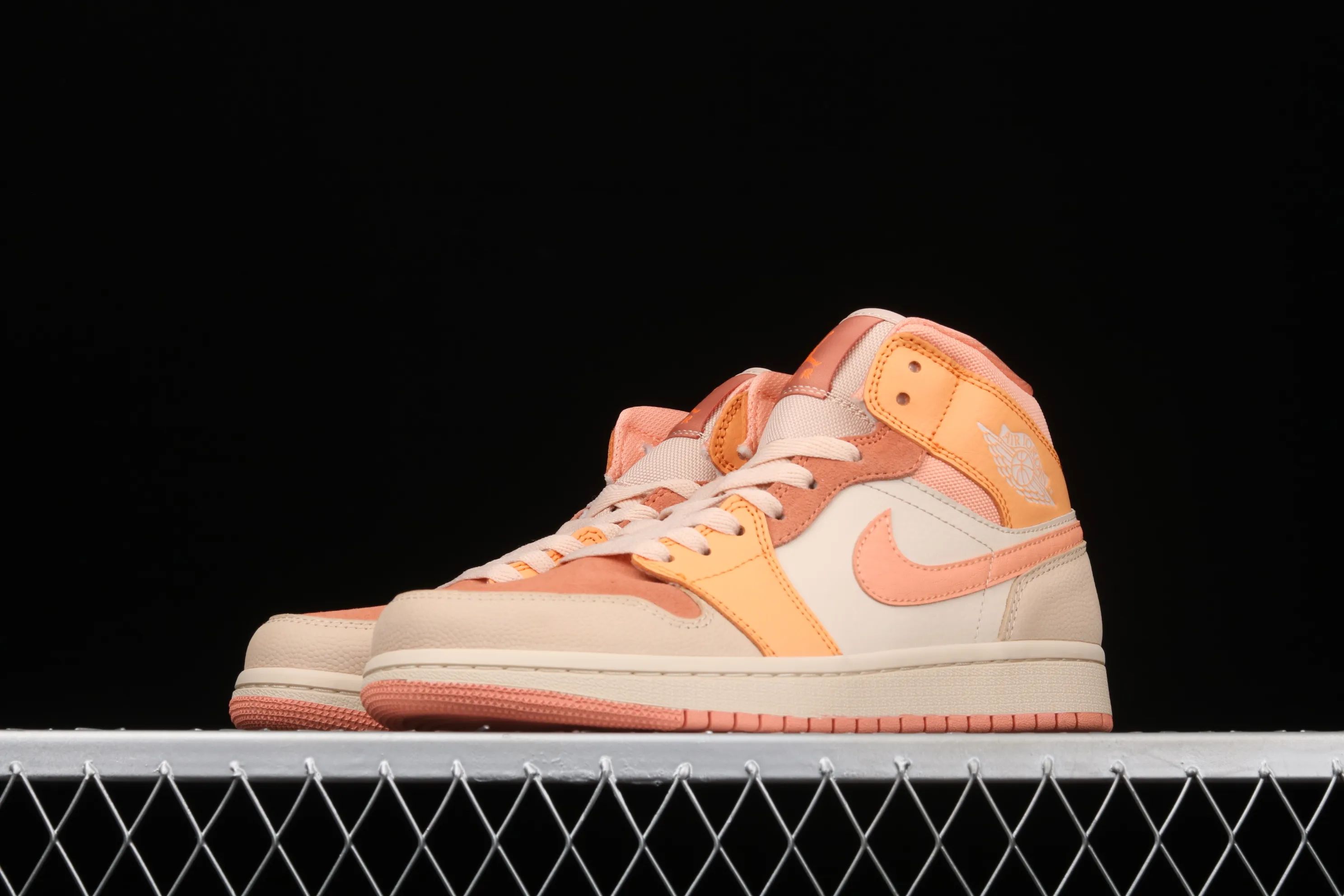 All categories Air Jordan Jordan series basketball shoes Air Jordan 1 Mid G version pure original Air Jordan 1 Mid SE AJ1 Joe 1 Chinese orange and pink splicing mid-top versatile casual sports sneakers DH4270-800